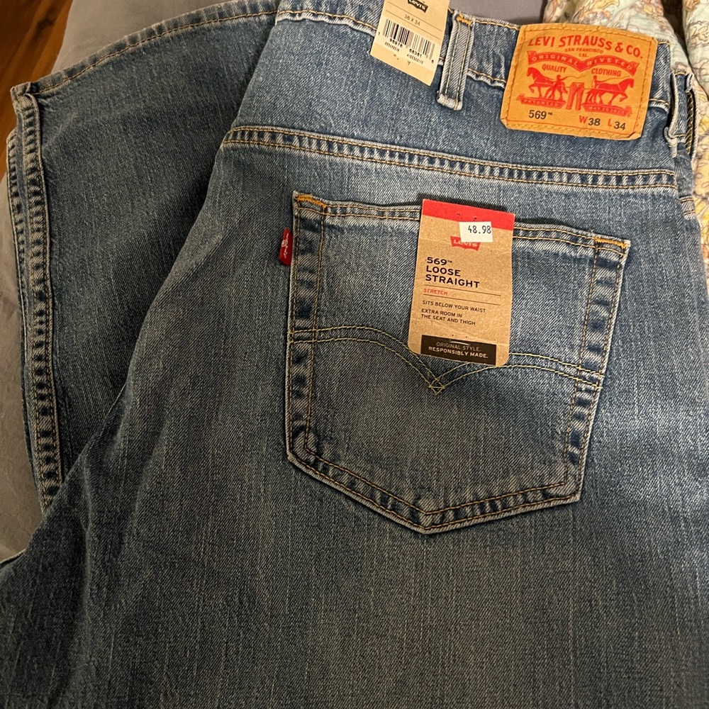 New with tags- Men’s Levi’s Jeans
Size 38x34